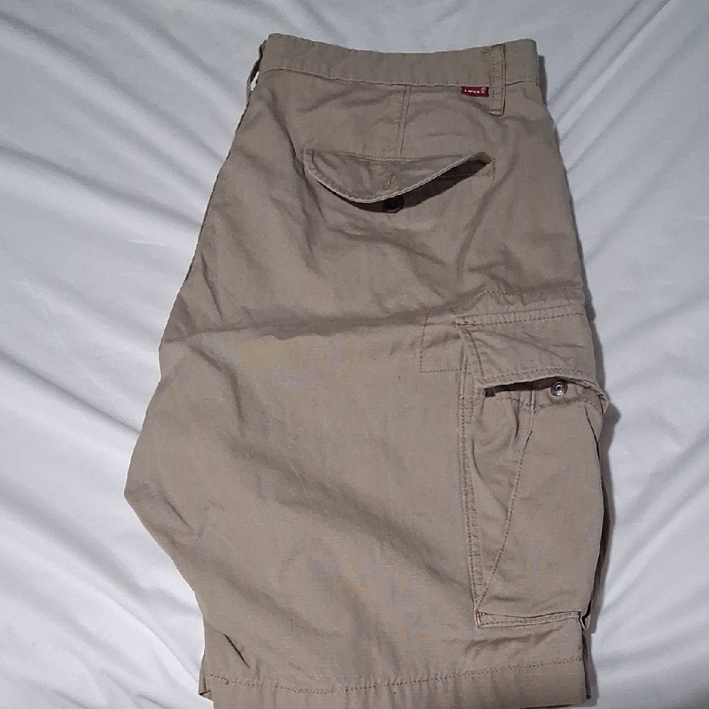 Levi Cargo Shorts Size 34